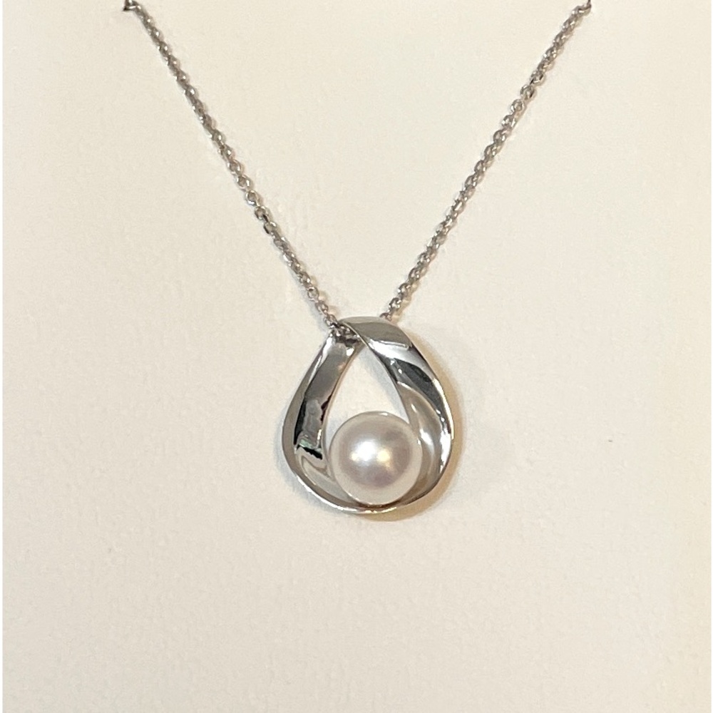 Na Hoku pearl pendant